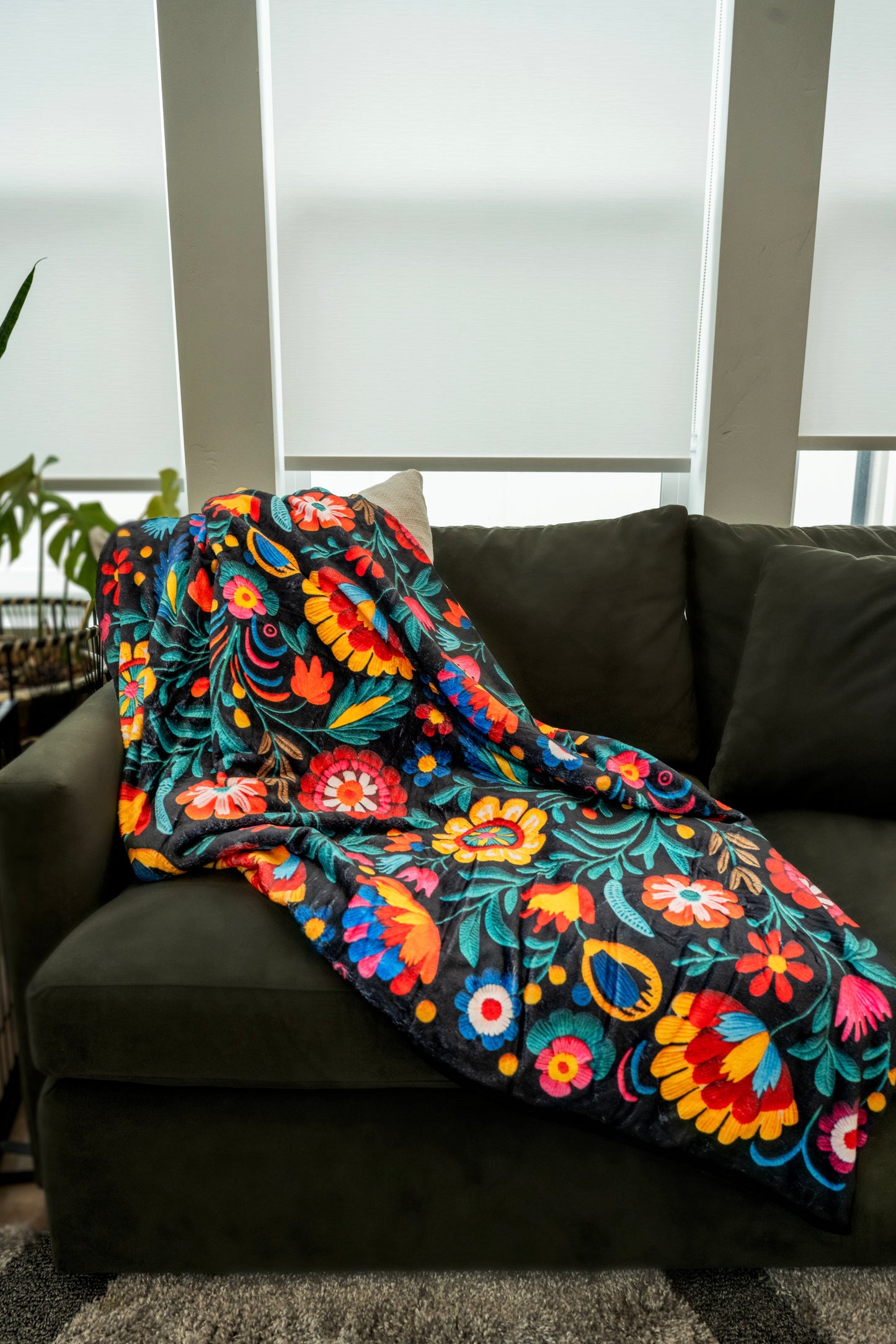 Bordado Pattern Lux Throw Blanket