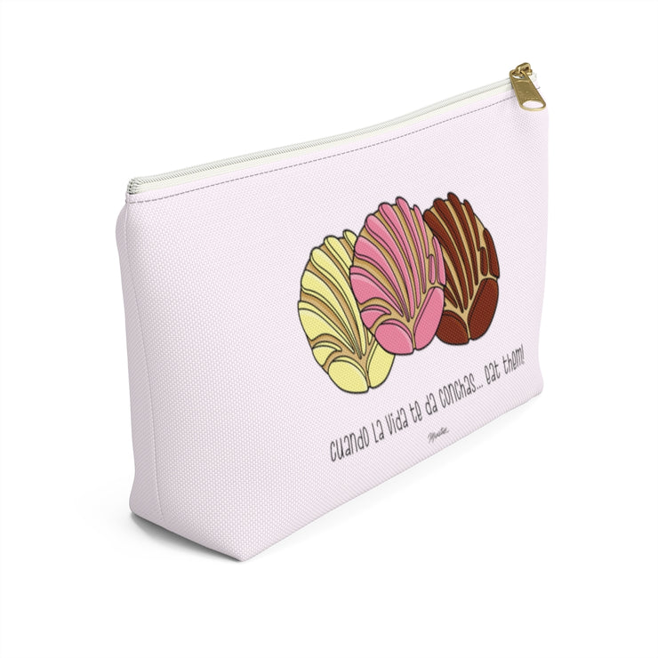 Cuando La Vida Te Da Conchas Accessory Bag