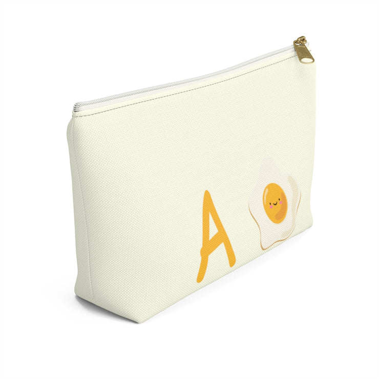A Huevo Accessory Bag